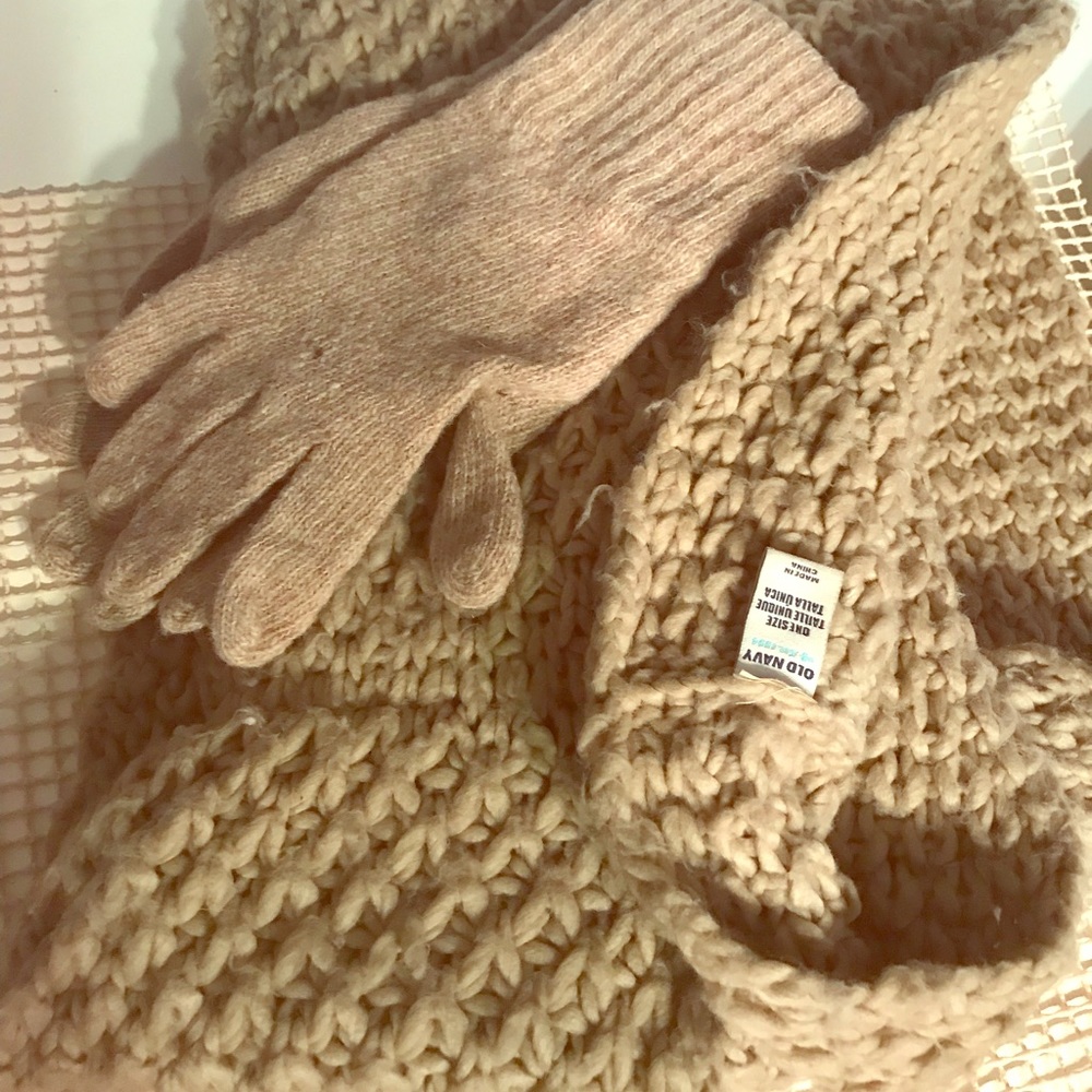 Brown scarf & Gloves Old Navy